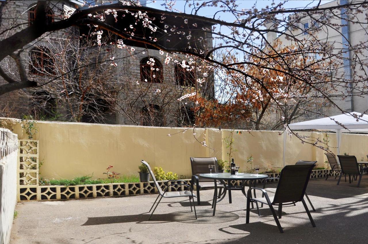 Hotel Alexandra Tbilisi Ngoại thất bức ảnh