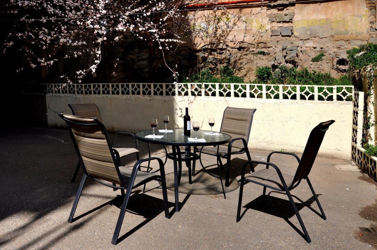 Hotel Alexandra Tbilisi Ngoại thất bức ảnh